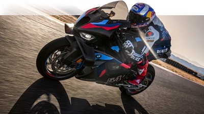 bmw-m1000rr-lifestyle-02.jpg