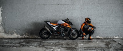 ktm-990-duke-PHO-BIKE-DET-KTM-naked-bikes-990-duke-action-image1-.jpg